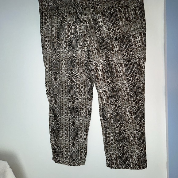 Tanjay Women's Size 14 Animal Print Bodycon Capri Pants - Picture 7 of 11